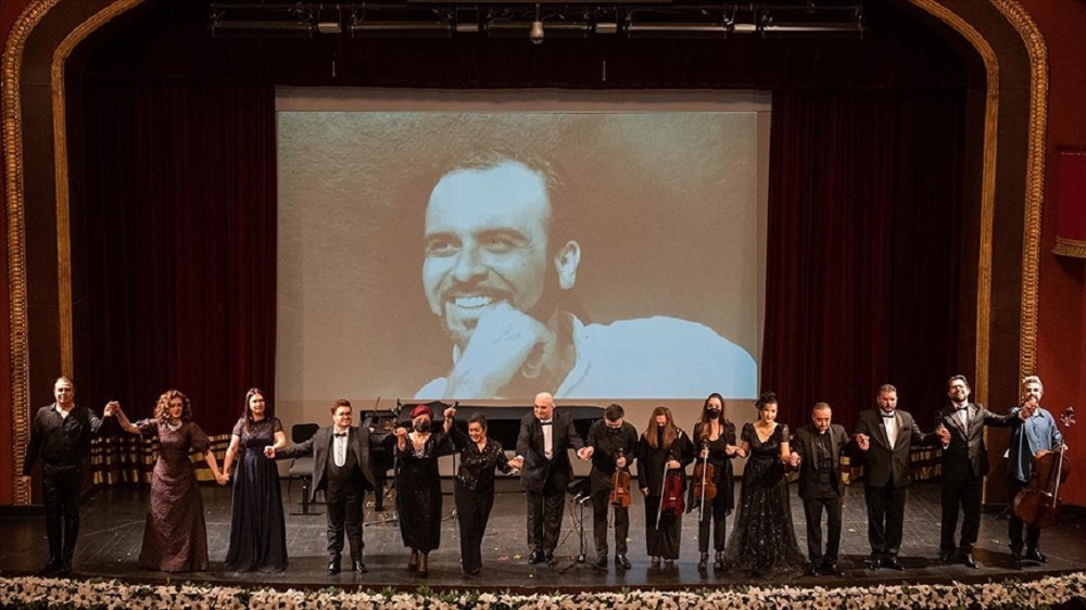 Sedat Öztoprak, Kadıköy Süreyya Opera Sahnesi’nde konser ile anıldı
