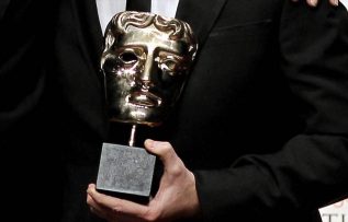 BAFTA 2022 Ödülleri sahiplerine verildi