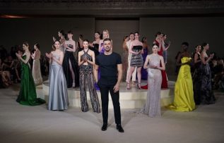 Raşit Bağzıbağlı Couture Yaz 2022 koleksiyonu göz kamaştırıyor
