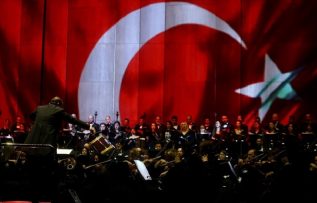 AKM Türk Telekom Opera Salonu’nun açılışına önemli isimler katıldı