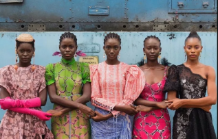Victoria ve Albert Müzesi’nde bir ilk “Africa Fashion” sergisi kapılarını açıyor