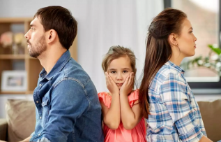 Boşanma aşamasındaki ebeveynler çocuklarına nasıl davranmalı?  