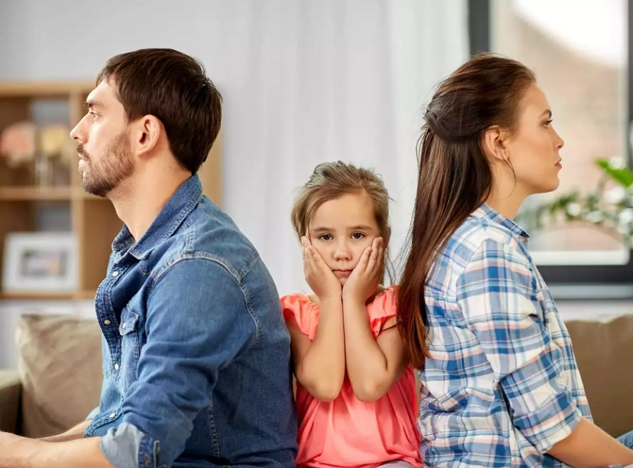 Boşanma aşamasındaki ebeveynler çocuklarına nasıl davranmalı?  