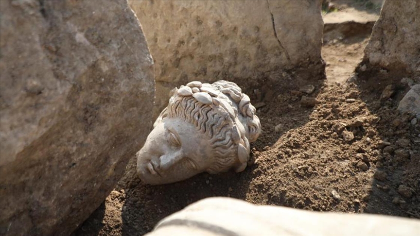 Düzce’deki antik kentte Apollon heykeli gün yüzüne çıkartıldı