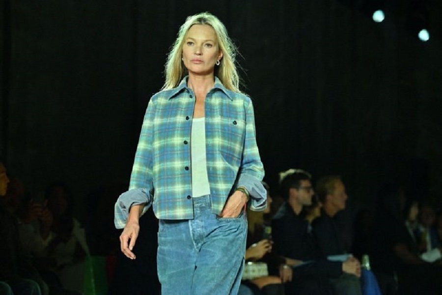 Kate Moss, Bottega Veneta İlkbahar/Yaz 2023 defilesinde boy gösterdi