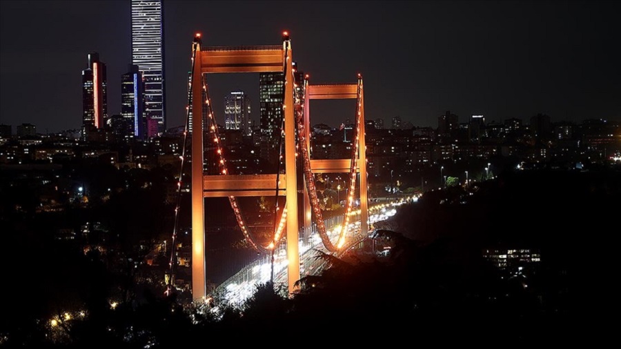 FSM Köprüsü neden turuncu renge büründü?