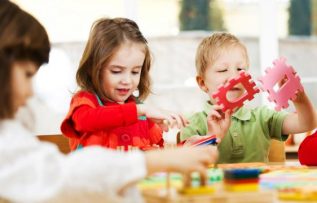 Çocuklara oyun terapisiyle tanı daha kolay konuluyor!
