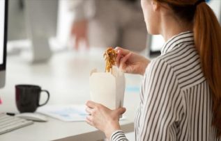 Ofis çalışanları ne kadar sağlıklı besleniyor?
