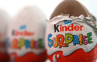 Son 20 yılın en büyük gıda skandalını yaşayan Kinder ürünleri marketlere geri dönüyor!